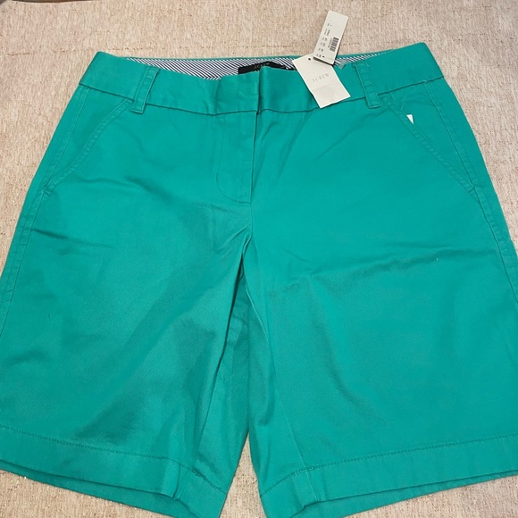 NWT J.crew Women’s chino green shorts size 4